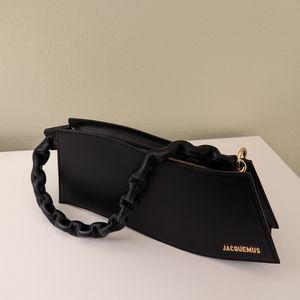 100% Authentic Jacquemus La Vague Black Leather Shoulder Handbag